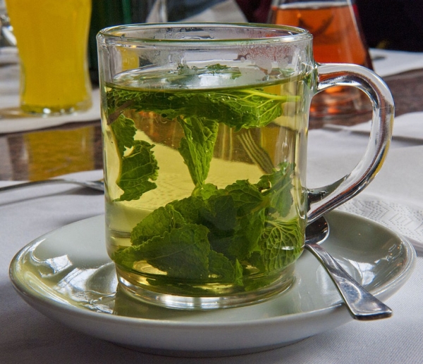  Un énorme avantage pour le corps peut apporter thé, décoction et infusion de feuilles de groseille