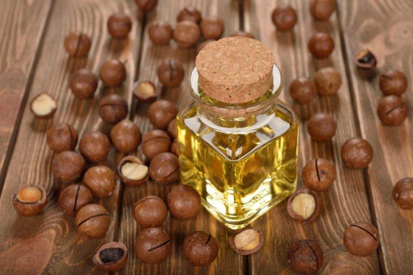  L'huile de macadamia soulage les maux de tête sévères, traite les maladies inflammatoires du système musculo-squelettique - arthrite, arthrose, ostéochondrose