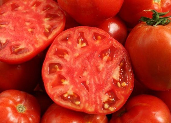  Pulpe de tomate Dense, charnue, avec un goût aigre-doux caractéristique et une agréable odeur de tomate
