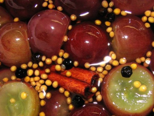  Raisins marinés à la cannelle